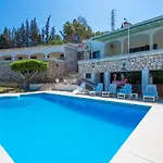 Luxury Villa With Tennis & Pool