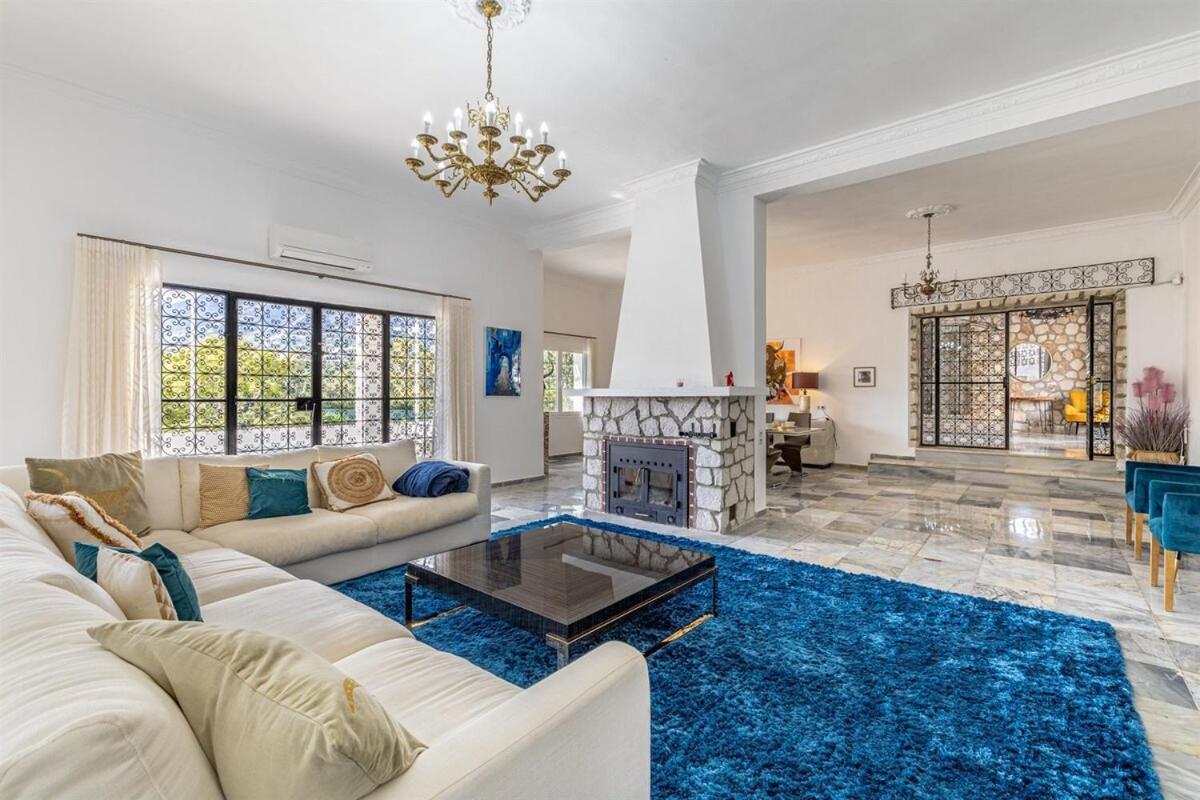 Luxury With Tennis & Pool Villa *