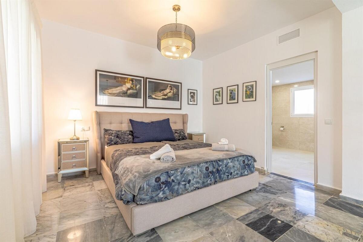 Luxury With Tennis & Pool Villa