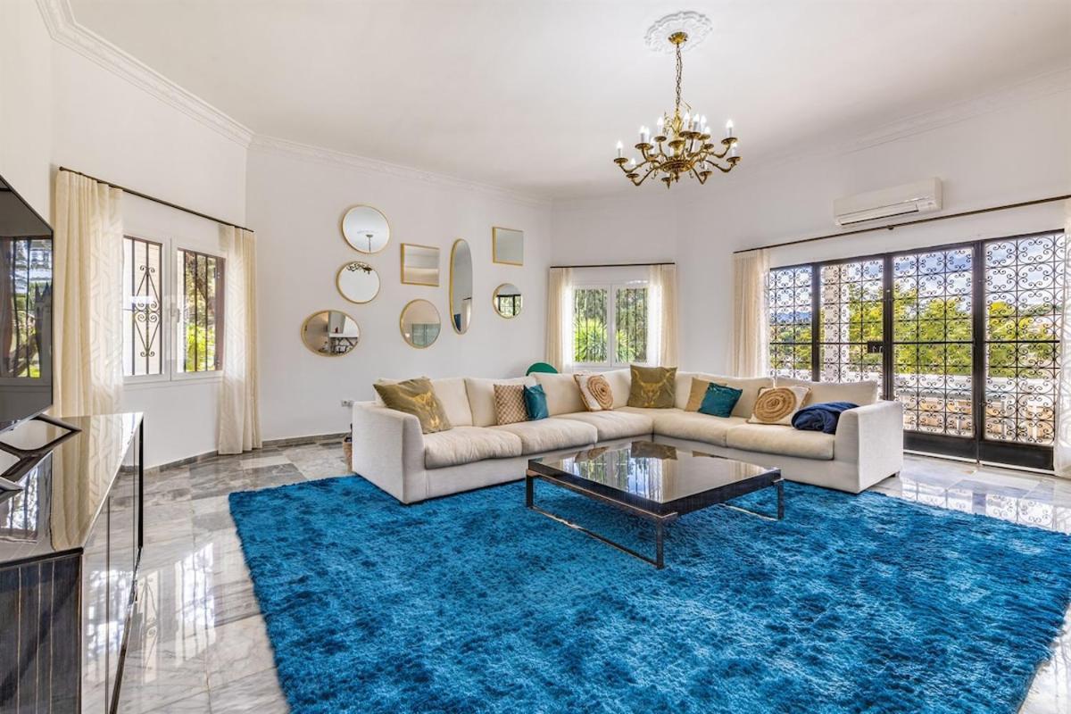 Luxury With Tennis & Pool *